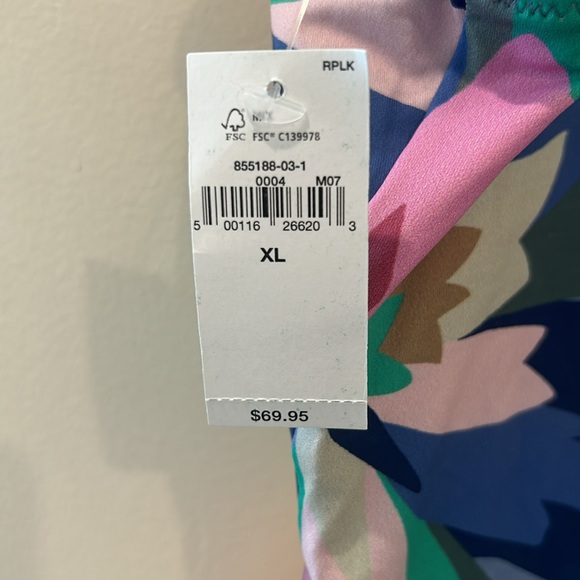 NWT GAP Woman’s Scoop Neck Swimsuit - Picture 4 of 8